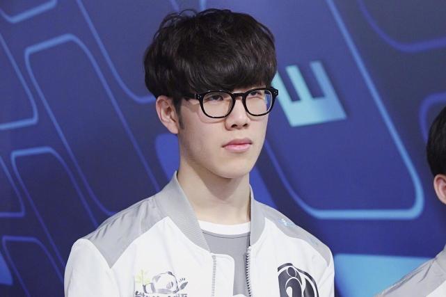 而他的独特 而他的独特